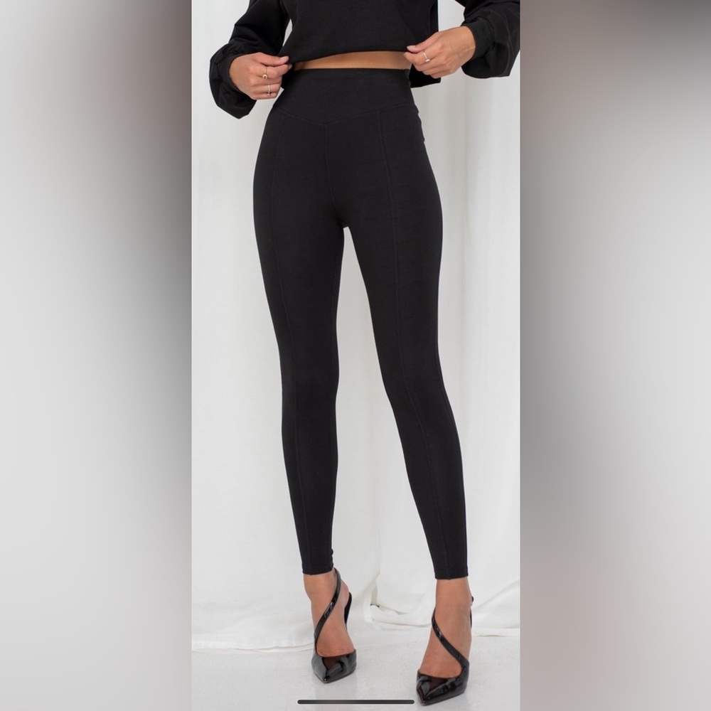 Gently worn By Egreis BYE leggings sz L